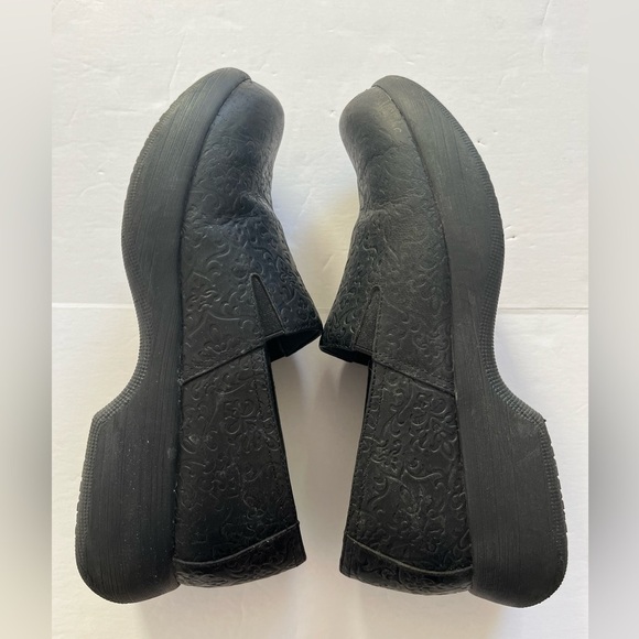 Dansko Winona Tooled Leather Black Clogs Size 40 - Picture 5 of 8